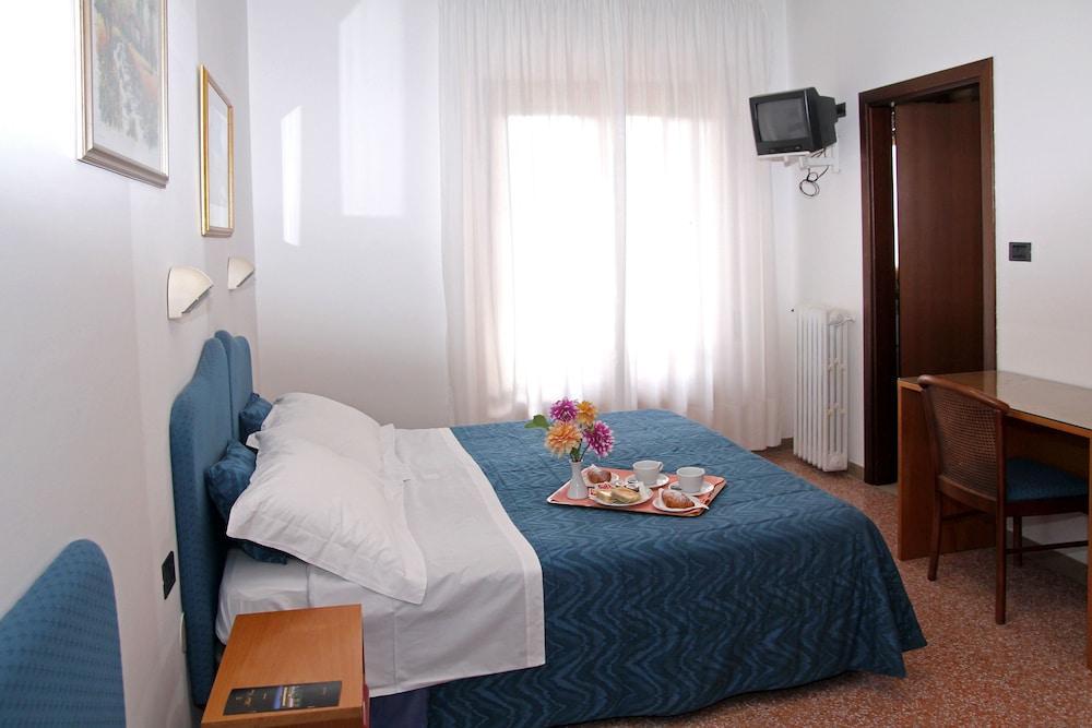 Family Hotel Como 리비손돌리 외부 사진